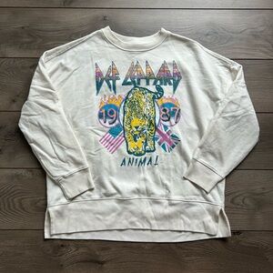 NWOT Def Leppard Graphic Sweatshirt Size Large